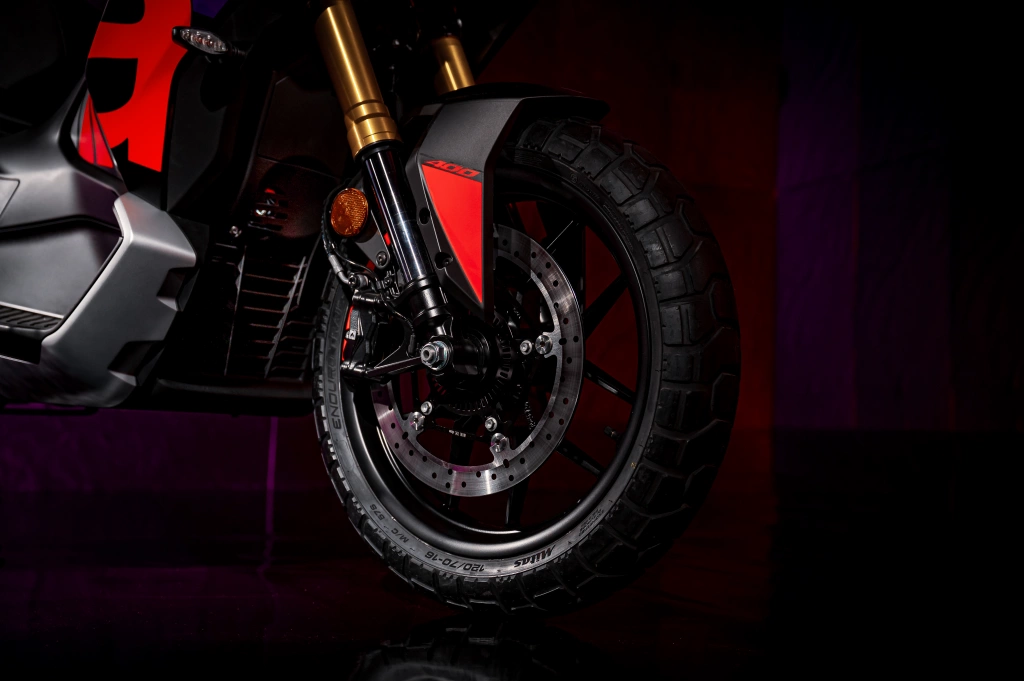 Die Aprilia SR GT 400 Rally Replica ist READY FOR ANYTHING